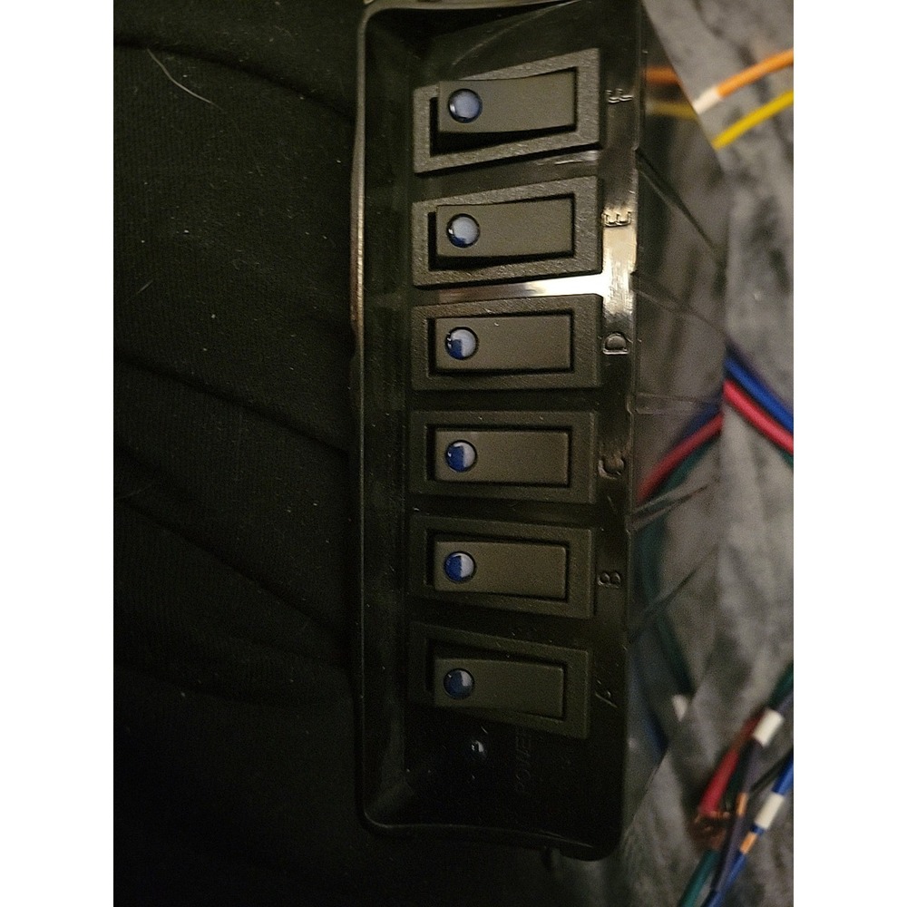 MARINE BOAT SPLASHPROOF SWITCH PANEL 6 GANG WITH LED INDICATOR ROCKER AUTO FUSES